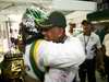 GP Malesia, 2010 Malaysian Grand Prix - Saturday
Sepang, Kuala Lumpur, Malaysia
3rd April 2010
Heikki Kovalainen, Lotus T127 Cosworth celebrates with Team Principal Tony Fernandes after gettng into the Q2 session.
World Copyright: Charles Coates/LAT Photographic
ref: Digital Image _26Y4118